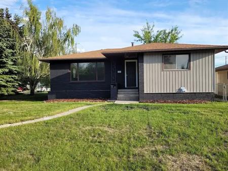 Newly Renovated 3-Bedroom 1 Bath Main Floor Bangalow | 7303 128 Avenue Northwest, Edmonton