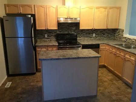 Terwillegar 2-Bdrm Townhouse with 2-Car Garage - Available Sept. 7, 2025 | 35 - 3075 Trelle Crescent Northwest, Edmonton