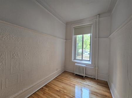 Appartement 3 1/2 à Louer – 4088 Av. Du