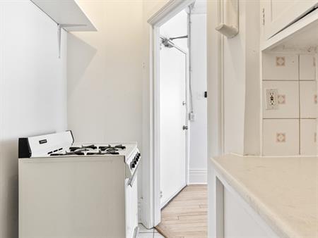 3 ½ à Louer – 1607 Ste-Catherine Ouest