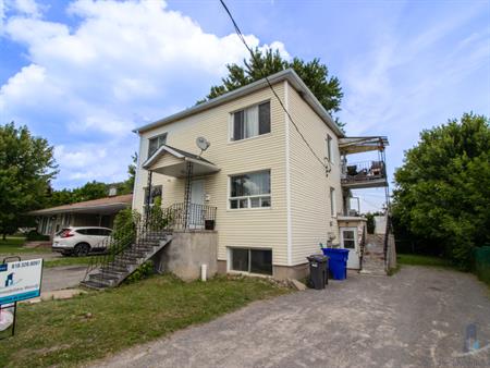 Appartement à Louer - 234 Rue East