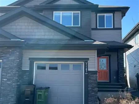 Beautiful 3 Bedroom 2.5 Bathroom Duplex - Freshly Painted! Private Yard + Deck!! | 7167 Cardinal Way Southwest, Edmonton
