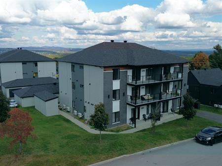 MAGNIFIQUE 5 ½ | CARRÉ BELVÉDÈRE |AOÛT