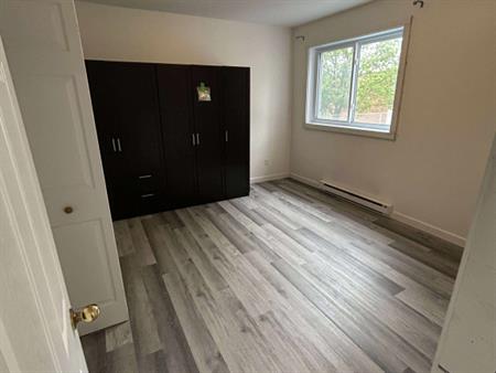 4 ½ Complètement Rénové – 1er Juillet