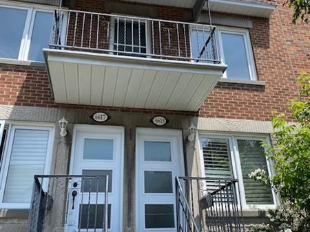 Beau Logement Dans Secteur Tranquille