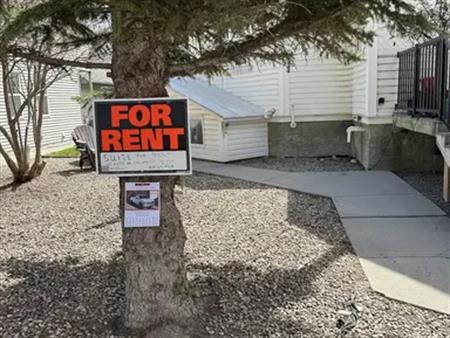 One bedroom close to downtown | 117 4 Avenue Southeast, High River