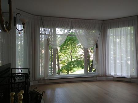 Superbe Condo Haute Gamme 4 1/2 à Louer
