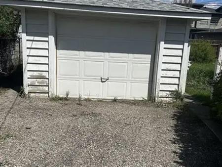 Single Garage for Rent | 619 29 Avenue Northwest, Calgary