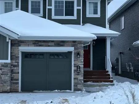 Cozy modern 1 bed 1 bath lower suite in townhouse*Private Entrance & Laundry! | 19 Ebbers Close, Edmonton