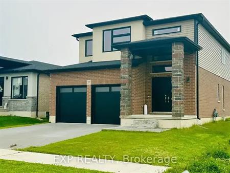 27 TRIEBNER STREET | 27 TRIEBNER STREET, South Huron