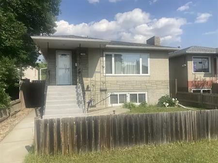 Forest Heights Bright 2 Bedroom Basement Suite | Edmonton