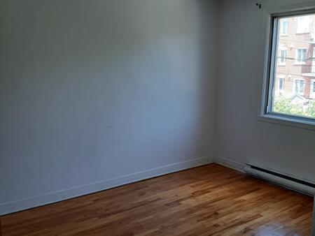 5½ Haut-duplex, Près Du Métro Langelier