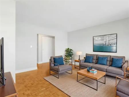 Robinson Place Apartments | 33 Robinson Street, Hamilton