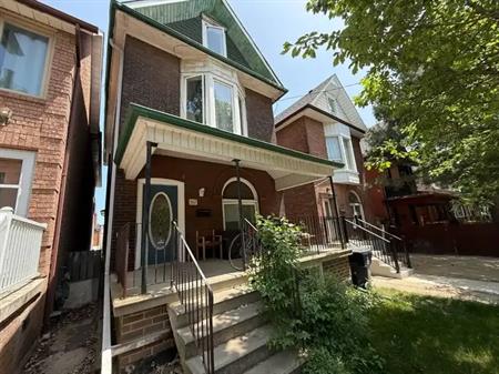 Upper- 367 Lansdowne Avenue | 367 Lansdowne Avenue, Toronto