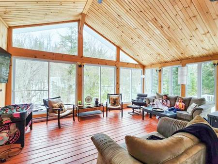 Chalet à louer Mauricie ,120$ nuit, 1h45 de Montréal 3 chambres, chalet bord de l'eau