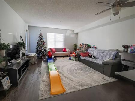 two-bedroom condo with one bathroom | 307 - 1317 27 Street Southeast, Calgary
