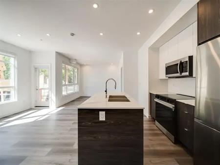 G4 | 10015 113 Street, Edmonton