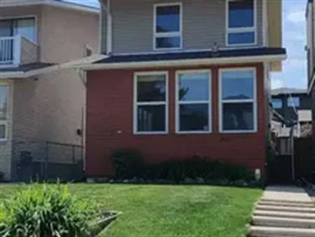 Altadore Inner city 4 bedroom + den single family w/ oversized double garage | 2021 36 Avenue Southwest, Calgary