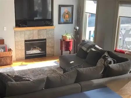Sun FIlled Two Bedroom Townhouse | 654 Killarney Glen Court Southwest, Calgary