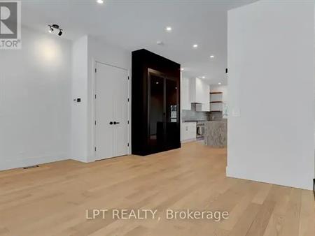 111 GREENFIELD AVENUE | 111 GREENFIELD AVENUE, Ottawa