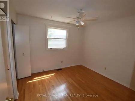 910 GARWOOD AVENUE | 910 GARWOOD AVENUE, Ottawa
