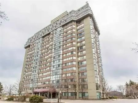 Dundas Street W & Mavis Road | 880 Dundas Street W, Mississauga