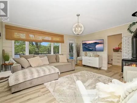 1084 BAYVIEW DRIVE | 1084 BAYVIEW DRIVE, Ottawa