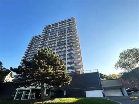 Arkledun Apartments | 130 St. Joseph's Drive, Hamilton