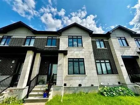 614 Mikinak Rd | 614 Mikinak Rd, Ottawa
