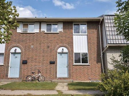 Stoneglen Townhouses | 414 Stone Road, Guelph