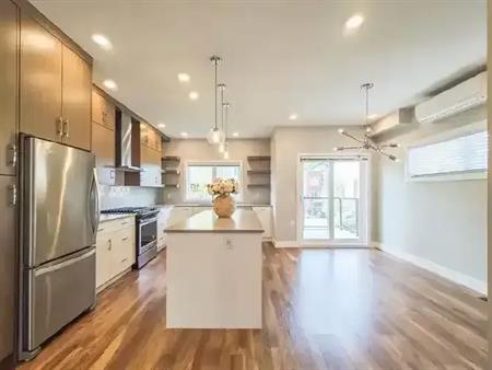 Modern 3 Bedroom Home in Royal Oak | 4355 Viewmont Avenue, Victoria