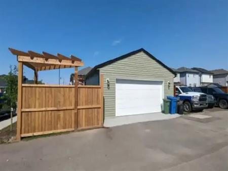 Classic Car Storage - New Double garage - Parking for 2 vehicles | Okotoks