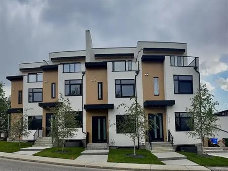 Wow - Downtown Views and rooftop patio - Large Townhomes | 812 - 808 10 Street Northeast, Calgary