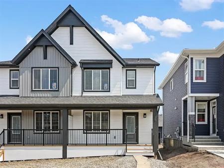 Beautiful 3 Bed, 2.5 Bath Duplex Glacier Ridge NW | 88 Edith Gate Northwest, Calgary