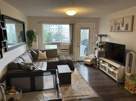 east | 5201 - 7335 Terwillegar Drive South Northwest, Edmonton