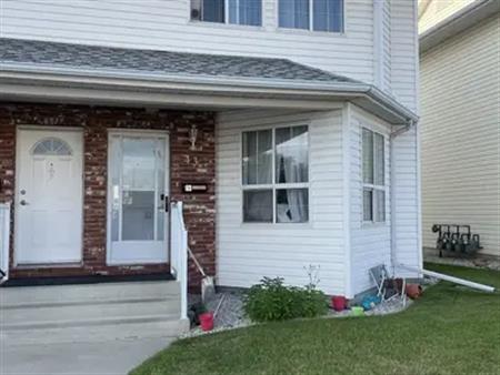 3-Bedroom 1.5 BR Townhouse Millwoods Centre | 43 - 1033 Youville Drive West Northwest, Edmonton