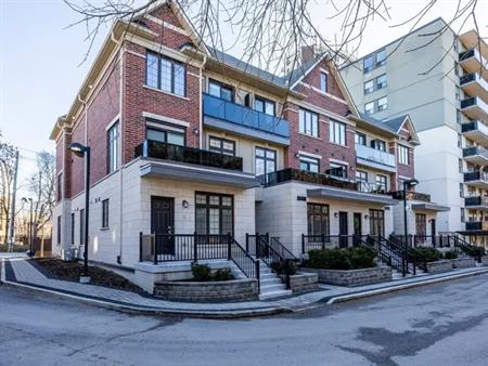 Cedarwood Townhomes | 130 Raglan Ave, Toronto
