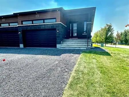 900 Chablis Cres | 900 Chablis Cres, Embrun
