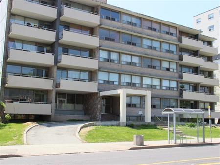 Lawrence Park Apartments | 370 Concession Street, Hamilton