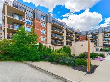 Highlands of Woodbridge Great Suite! | 85 Duke Street West, Kitchener
