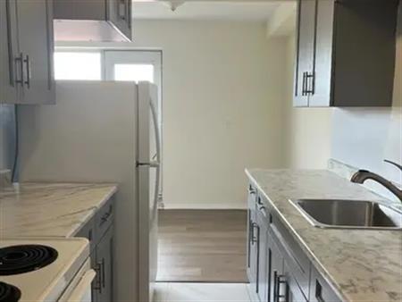 Streetsville Apartment | 16 Main Street, Mississauga