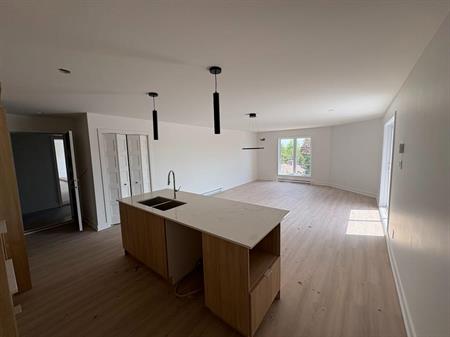 PROMO 1900$/mois - 5 1/2 PIECES - ST-PHILIPPE - 3 CHAMBRES