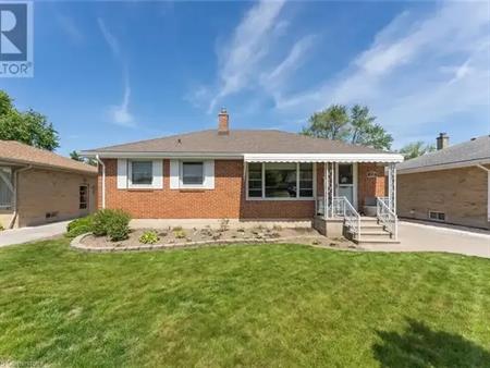 420 WATSON Avenue | 420 WATSON Avenue, Windsor