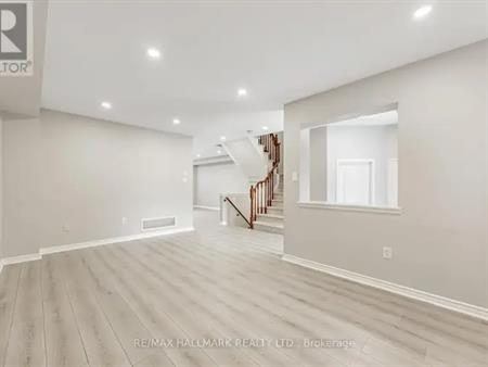 6 DOLLERY GATE | 6 DOLLERY GATE, Ajax