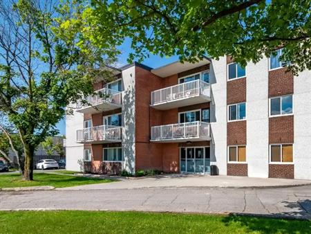 Garden Court Apartments - ALL INCLUSIVE | 62, 76 & 721, 731 Allard & Pine Street, Sault Ste. Marie