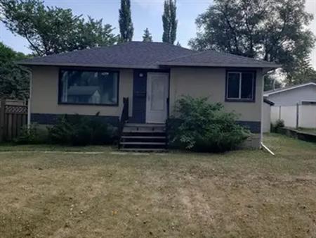3 Bedroom,1.5 Bathroom,Centrally located,Quiet treelined street. Avail. Nov. 15 | 12121 40 Street Northwest, Edmonton