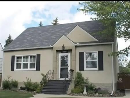 3 Bedroom, 2 bathroom West Central | Edmonton