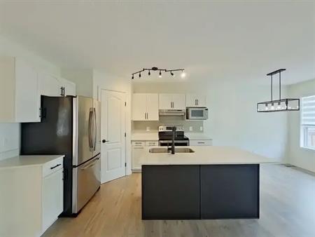 3 Bed 3.5 Bath with Double Garage & Finished Basement | 524 90 Street Southwest, Edmonton