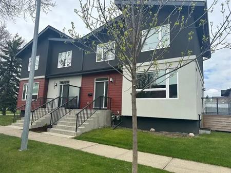 Beautiful Home in a centrally located Ritchie | 7202 98 Street Northwest, Edmonton