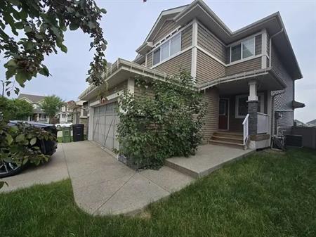 LUXURIOUS 4 BEDS, 3.5 BATH, 2 LIVINGROOMS DOUBLE FRONT ATTACHED GARAGE & FENCED | 4481 Crabapple Landing Southwest, Edmonton